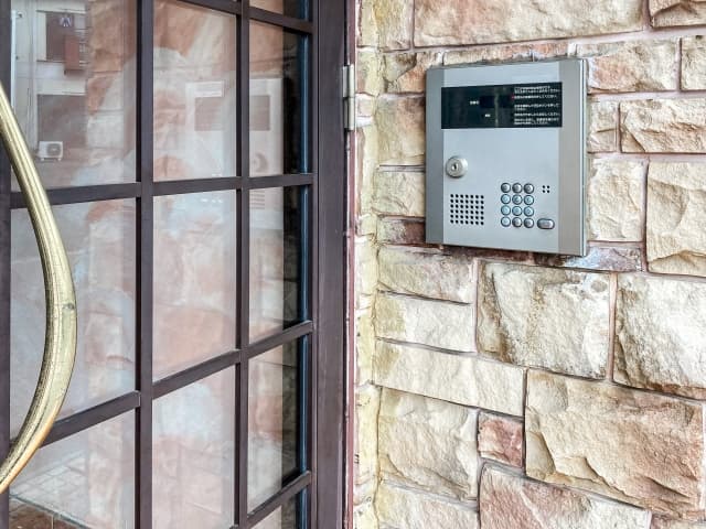 オートロックのない中古マンション - 安全は自分で守る